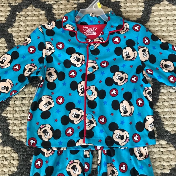 💙BNWT! 2 PIECE BOYS FLANNEL MICKEY MOUSE PJS!🐶😊 - Picture 2 of 4